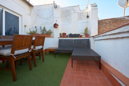 Appartamento con grande e accogliente terrazza