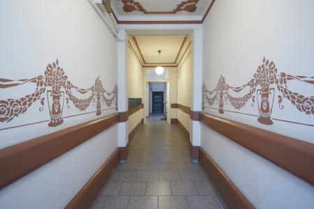 Appartamento con grande e accogliente terrazza