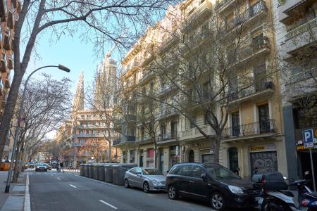 Appartamento con grande e accogliente terrazza