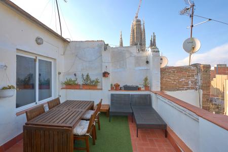 Appartamento con grande e accogliente terrazza