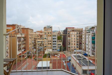 Magnífico piso con 3 dormitorios y balcón en carrer de Provença