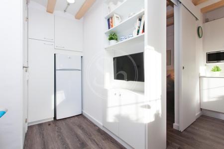 Moderno piso de alquiler en calle Sitges - Plaza Universitat