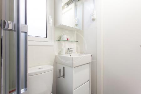 Moderno piso de alquiler en calle Sitges - Plaza Universitat