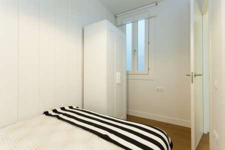 Appartamento con balcone in affitto in via Villarroel