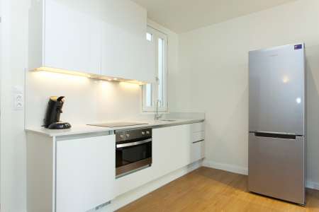 Appartamento con balcone in affitto in via Villarroel