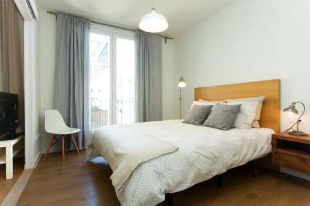 Appartamento con balcone in affitto in via Villarroel