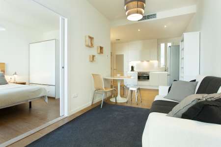 Appartamento con balcone in affitto in via Villarroel