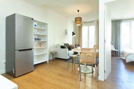 Appartamento con balcone in affitto in via Villarroel