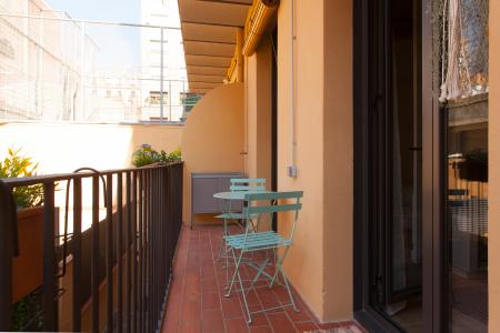 Alquiler ático en calle Comte Urgell con Valencia
