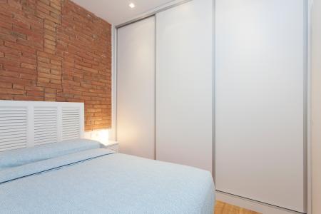 Alquiler ático en calle Comte Urgell con Valencia
