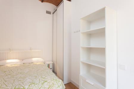 Alquiler ático en calle Comte Urgell con Valencia