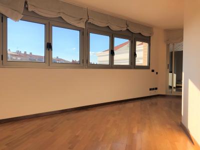 Dúplex te huur in Sant Joan Despí Rb Josep Maria Jujol - Verdaguer