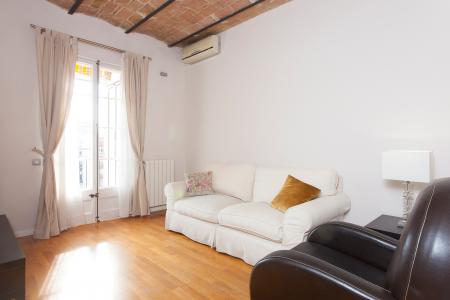 Appartement te huur in Barcelona Calabria - Rossello (min. 6 Months)
