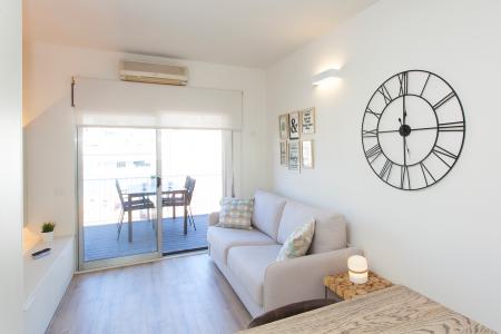 Estudio situado en la zona de Valencia - Sicilia